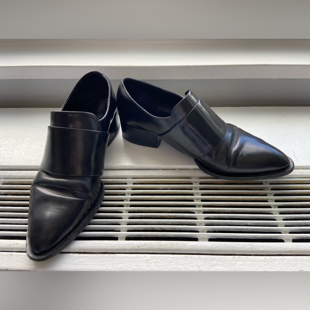 Vince black leather loafers Size 37